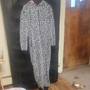 Black and White Jumpsuit with Leopard Print and Relaxed Fit